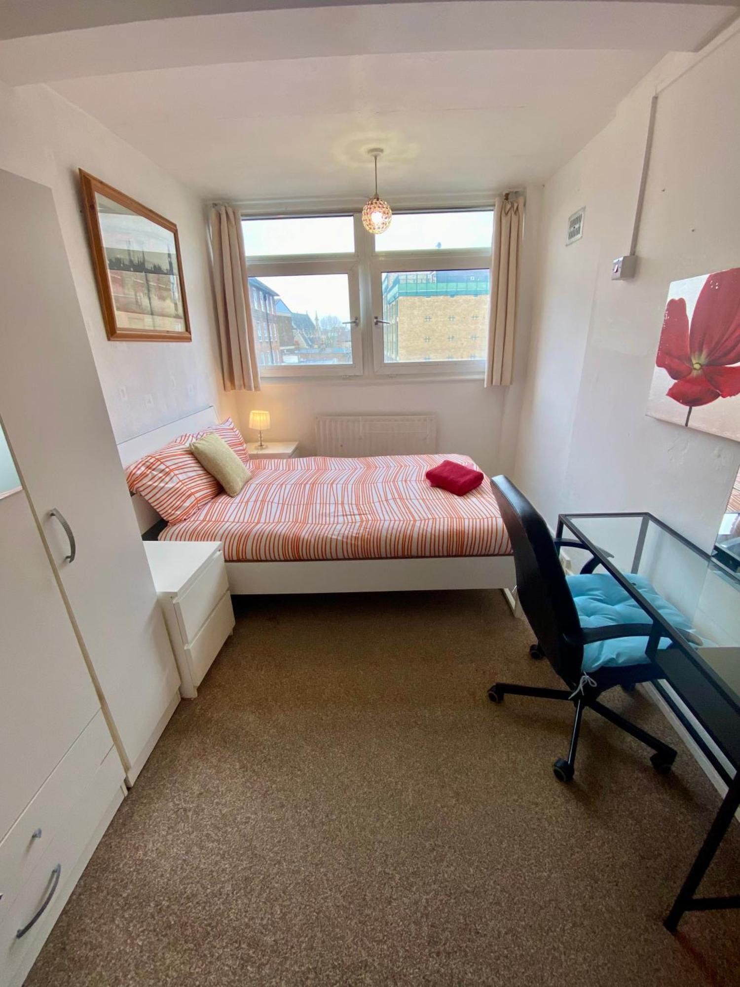 Cosy 3 Bed Apt, Old Truman Brewery! Brick Lane, London, E1 Экстерьер фото
