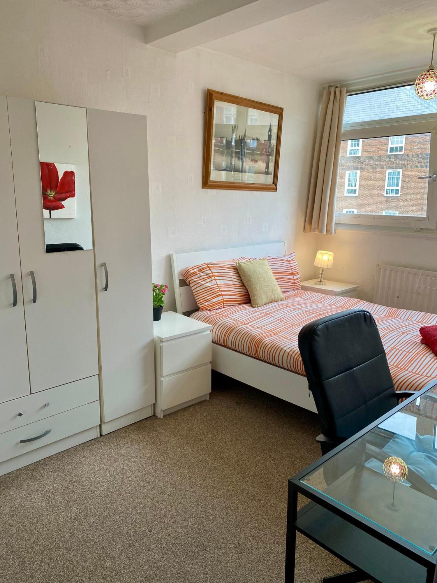 Апартаменты Cosy 3 Bed Apt, Old Truman Brewery! Brick Lane, London, E1 Экстерьер фото